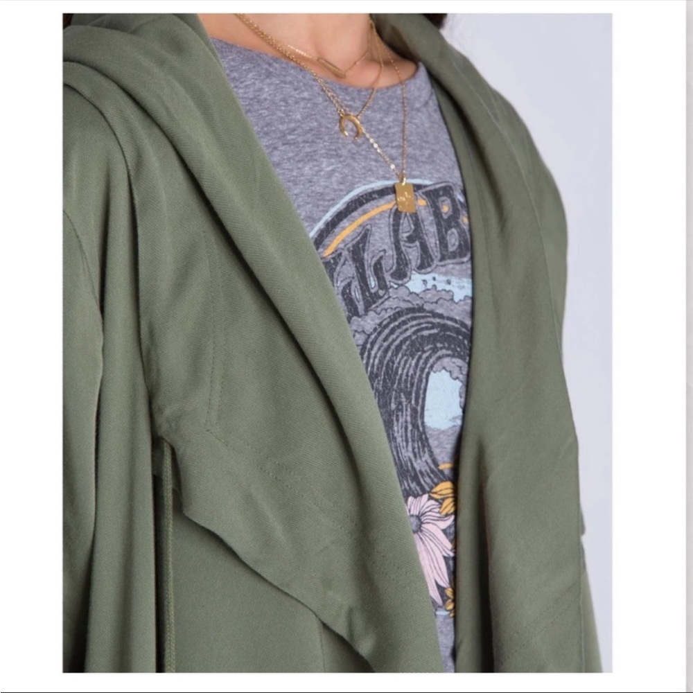 Billabong jacket. - Picture 7 of 8
